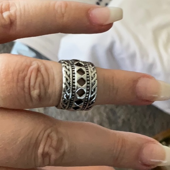 Silvertone Ring - Picture 3 of 3